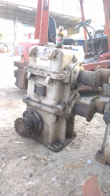 Sell> ขายเกียร์ทด ญี่ปุ่น ขนาดใหญ่ อัดตราทด 1:15 เข้า ซ้าย-ขวา ออก 2 แกนครับ