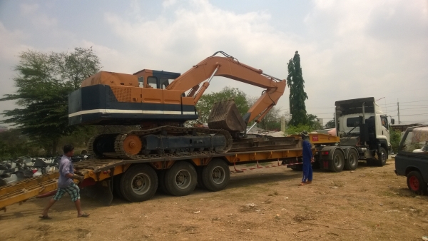 ขายรถขุด pc200-2  โคมัสสุ