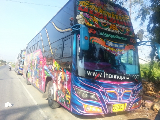 ขายรถบัสราคาถูก สนใจติดต่อ 0819219162