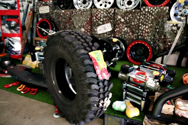 ตะขาบหน้าแคบ 35/10.5R16