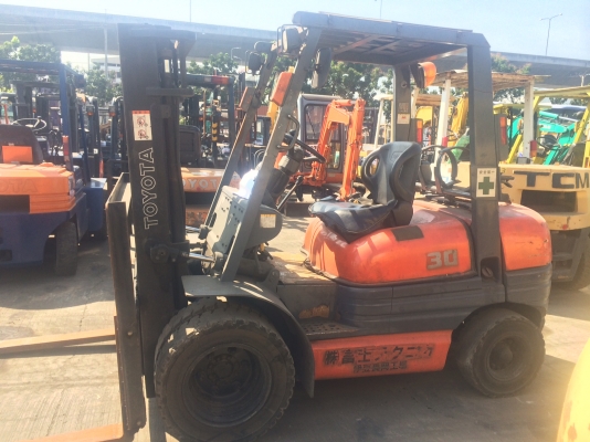 ขายรถโฟล์คลิฟ เก่าญี่ปุ่นไม่เคยใช้ไทย TOYOTA ยก 3 ตันรุ่น 6 ล้อหน้าคู่ งายาว1.5เมตร เบนซิน/แก๊ซ รถสวยเดิมๆทุกอย่างครบ 290,000 จะเด็ด 094-4267888