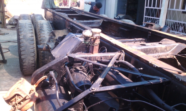 HINO FM 176  สิบล้อ 2 เพลา หัวคัสซี