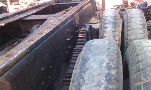 HINO FM 176  สิบล้อ 2 เพลา หัวคัสซี