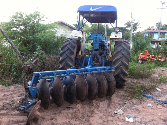 ขายรถไถ.FORD 6600 เครื่อง T3 พร้อมอุปกรณ์ ผาน 8 รถพร้อมใช้ ราคา 350000