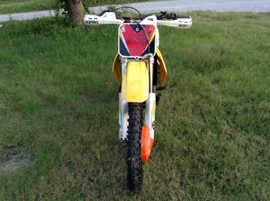 ธารนนทบุรี//ขาย suzuki rm250 รถแข่งแรงๆมันๆครับ สภาพแห้งๆ เครื่องท๊อกมาเต็ม ราคา 45,900 บาท อินวอยท์