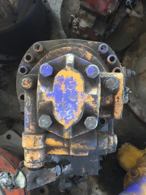 ปั้มไฮดรอลิค KOMATSU ใส่รถรุ่น PC150-3 , PC150-5   ของใน รับประกันสินค้า  ราคา 60,000 บาท