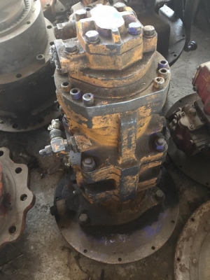 ปั้มไฮดรอลิค KOMATSU ใส่รถรุ่น PC150-3 , PC150-5   ของใน รับประกันสินค้า  ราคา 60,000 บาท