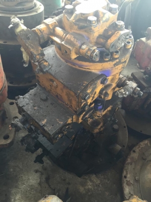 ปั้มไฮดรอลิค KOMATSU ใส่รถรุ่น PC150-3 , PC150-5   ของใน รับประกันสินค้า  ราคา 60,000 บาท