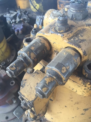 ชุดเกียร์สวิง โป๊ะสวิงพร้อมมอเตอร์ ใส่รถแบคโฮรุ่น CAT 320 CAT320B CAT320C ของใน เฟืองเดิมๆ สภาพดีแน่น มาเปิดดูของได้ ราคา140,000 บาท ชุดเกียร์สวิง โป๊ะสวิงพร้อมมอเตอร์ ใส่รถแบคโฮรุ่น CAT 320 CAT320B CAT320C ของใน เฟืองเดิมๆ สภาพดีแน่น มาเปิดดูของได้ ราคา140,000 บาท