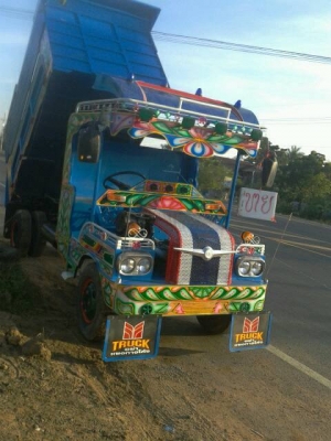 ขายอีแต๋น6ล้อดั้มเกษตร เครื่อง85แรง เกียร์ร็อค สโลร็อค ช่วงล่าง110 แคชซีหน้า6 เครื่อง4BA สภาพพร้อมใช้งาน เอกสารพร้อมโอน สนใจโทร 090-8588220คุณนะ ID:narong498 หรือ www.truck.in.th/498 หรือfb:ณรงค์ ซื้อขายรถมือสอง(เว็บไซต์ส่วนตัว)