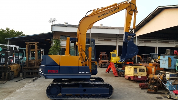 รถขุด KOMATSU รุ่น PC60-5- มือสองญี่ปุ่น สวย รถขุด KOMATSU รุ่น PC60-5- มือสองญี่ปุ่น สวย