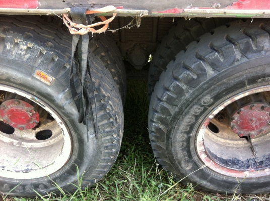 ขายรถ 10 ล้อ เพลาเดียว ISUZU นางฟ้า 195 กระบะคอกไม้้สูง อู่.ซุ่นชัย สภาพเดิมๆราคาย้อมๆสนใจโทร