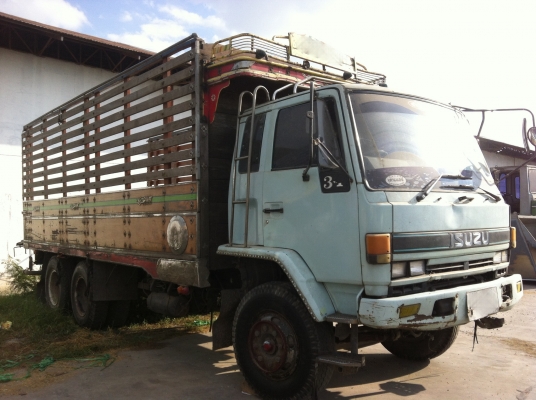 ขายรถ 10 ล้อ เพลาเดียว ISUZU นางฟ้า 195 กระบะคอกไม้้สูง อู่.ซุ่นชัย สภาพเดิมๆราคาย้อมๆสนใจโทร