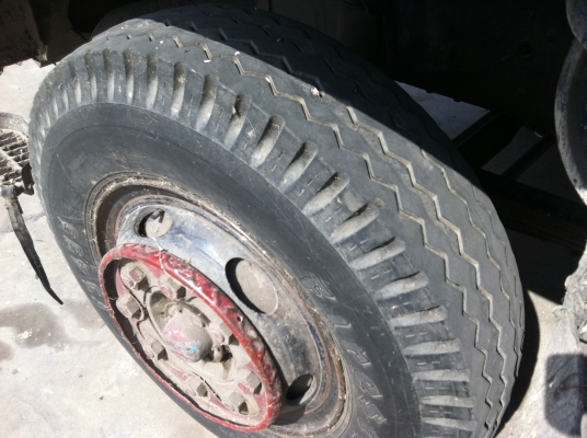 ขายรถ 10 ล้อ เพลาเดียว ISUZU นางฟ้า 195 กระบะคอกไม้้สูง อู่.ซุ่นชัย สภาพเดิมๆราคาย้อมๆสนใจโทร