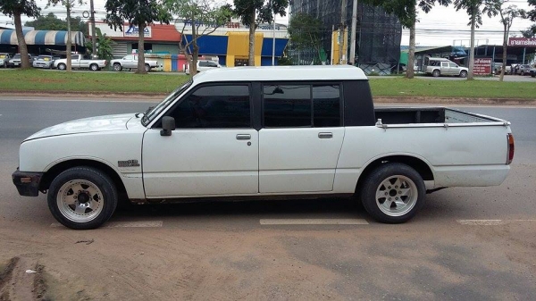 ขายอีซูซุKB2200ซีซี4ประตูเครื่องดีคันซีสวย ขี่ดีแอร์เย็นราคาถูก