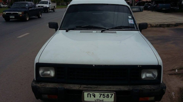 ขายอีซูซุKB2200ซีซี4ประตูเครื่องดีคันซีสวย ขี่ดีแอร์เย็นราคาถูก