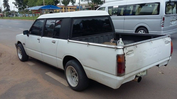 ขายอีซูซุKB2200ซีซี4ประตูเครื่องดีคันซีสวย ขี่ดีแอร์เย็นราคาถูก