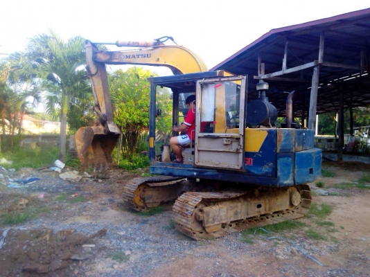 PC60 รุ่น3รถพร้มใช้งานเครื่องดีปั้มดีเอวแน่นตัวเดินดี แต่สีไม่สวยเลย PC60 รุ่น3รถพร้มใช้งานเครื่องดีปั้มดีเอวแน่นตัวเดินดี แต่สีไม่สวยเลย