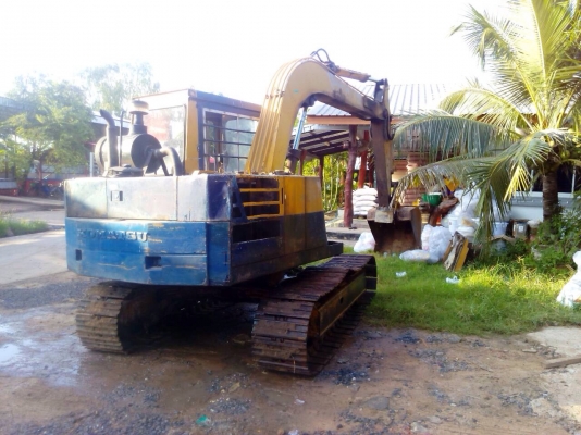 PC60 รุ่น3รถพร้อมใช้งานเครื่องดี ปั้มดีเอวแน่นตัวเดินดี แต่สีไม่สวยเลย