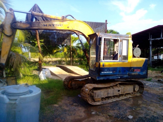 PC60 รุ่น3รถพร้อมใช้งานเครื่องดี ปั้มดีเอวแน่นตัวเดินดี แต่สีไม่สวยเลย