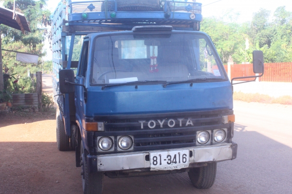 รถ6ล้อโตโยต้าไดน่า100แรง