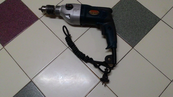 ขายสว่านสกัดกระแทกยี่ห้อ RYOBIรุ่นPD-1979VRขนาดหัวจับดอก13MM.สภาพดีมากๆmade in japanแท้ๆครับ ขายสว่านสกัดกระแทกยี่ห้อ RYOBIรุ่นPD-1979VRขนาดหัวจับดอก13MM.สภาพดีมากๆmade in japanแท้ๆครับ