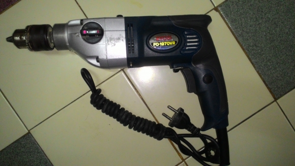 ขายสว่านสกัดกระแทกยี่ห้อ RYOBIรุ่นPD-1979VRขนาดหัวจับดอก13MM.สภาพดีมากๆmade in japanแท้ๆครับ