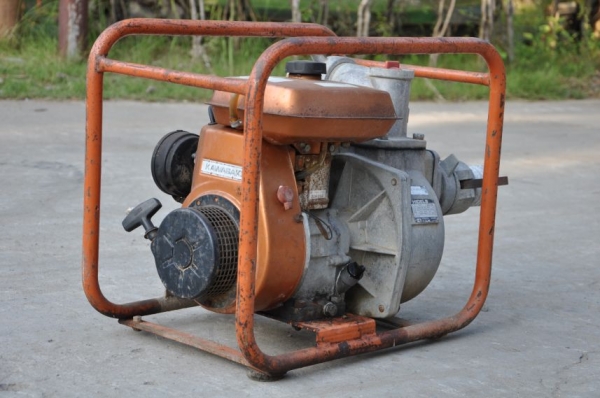 ขาย ปั้มน้ำติดเครื่องยนต์ KAWASAKI สภาพสวยเดิมจากญี่ปุ่น ยังไม่เคยใช้ในไทย 8,500 เท่านั้น!!