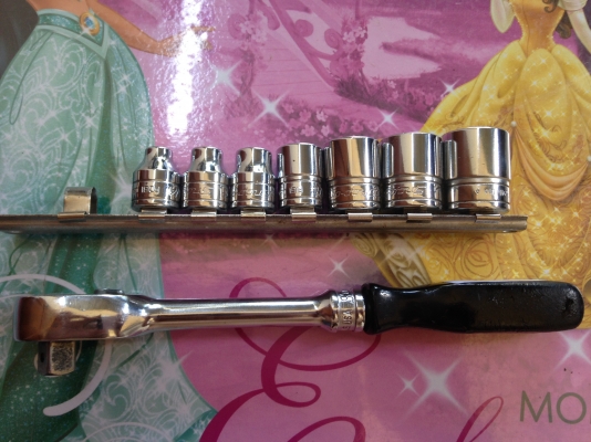 Snapon ลูกบล๊อค 7 ลูก 3/8 made in usa พร้อมก๊อกแก๊ก SAE Snapon ลูกบล๊อค 7 ลูก 3/8 made in usa พร้อมก๊อกแก๊ก SAE