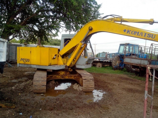 ขายรถแบคโฮ KOMATSU PC-120-2 สภาพใช้งานอยู่ ราคา.320000