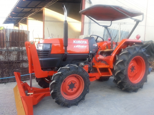 คูโบต้า L4508 DI 4 WD พร้อมใบมีดดันหน้าใหม่ สภาพดีมาก..พร้อมใช้งานครับ