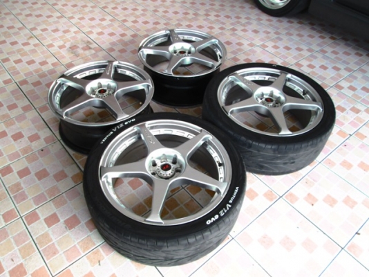 ขายล้อห้าก้าน 18x7.5 ET.42 8รู สี SILVER (1ชุด) ถูกๆ