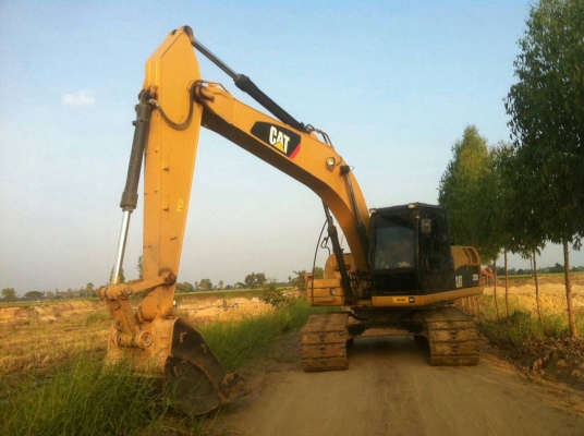 ขายรถแบคโฮ CAT 320D สภาพสวย ใช้งานไปแค่.7000 กว่าชั้วโมง เล่มทะเบียน ราคา 2200000 สนใจโทรด่วน ขายรถแบคโฮ CAT 320D สภาพสวย ใช้งานไปแค่.7000 กว่าชั้วโมง เล่มทะเบียน ราคา 2200000 สนใจโทรด่วน