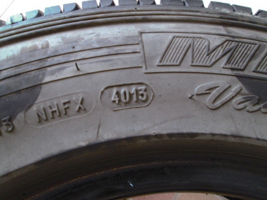 ขายยาง MICHELIN VANPIX 205-70-15 ปลายปี13 (1ชุด)