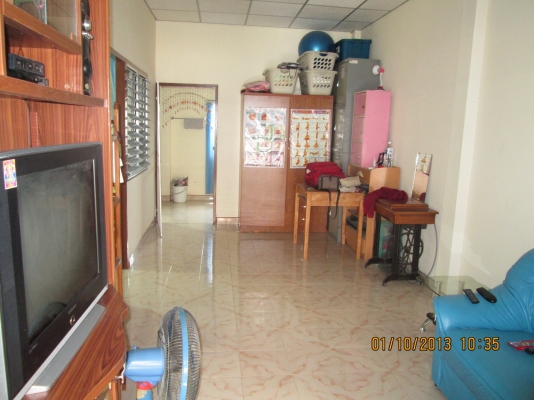 ขายทาวเฮ้าส์ชั้นเดียวในพานทอง ราคา 950000 บาท