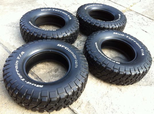 ขายยาง BF Goodrich Mud-Terrain KM2 ขนาด 265 75 r16 สวย