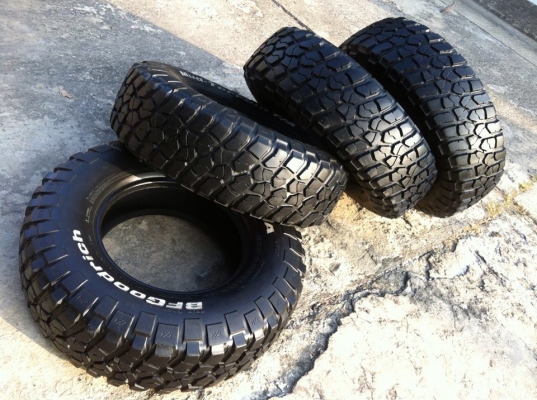 ขายยาง BF Goodrich Mud-Terrain KM2 ขนาด 265 75 r16 สวย