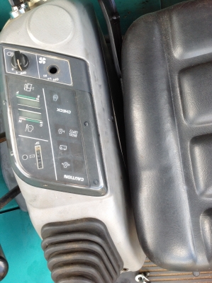 ขายรถแบคโฮ ยี่ห้อ KOMATSU รุ่น PC30-7 ขายรถแบคโฮ ยี่ห้อ KOMATSU รุ่น PC30-7