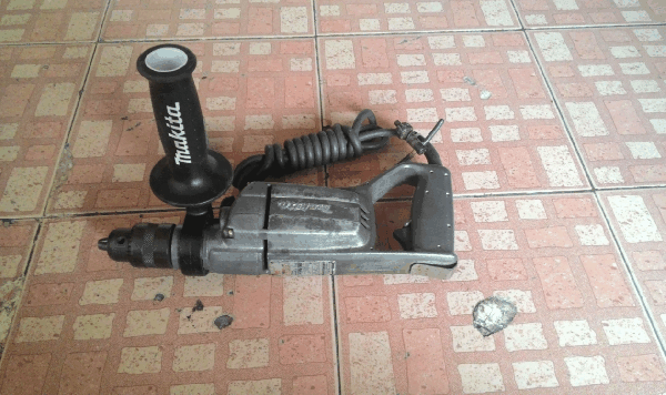 ขายสว่านเจาะกระแทก Makita 8416 16mm. 570W Made in japan.