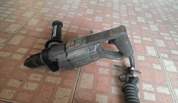 ขายสว่านเจาะกระแทก Makita 8416 16mm. 570W Made in japan.