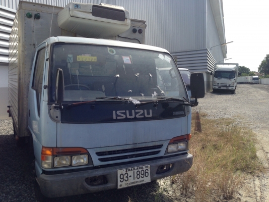 ขาย อีซูซุ รุ่น NPR และ NQR ตู้ยาว 4.30 เมตร และ 5.50 เมตร