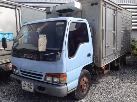 ขาย อีซูซุ รุ่น NPR และ NQR ตู้ยาว 4.30 เมตร และ 5.50 เมตร