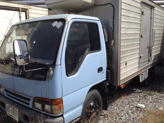 ขาย อีซูซุ รุ่น NPR และ NQR ตู้ยาว 4.30 เมตร และ 5.50 เมตร