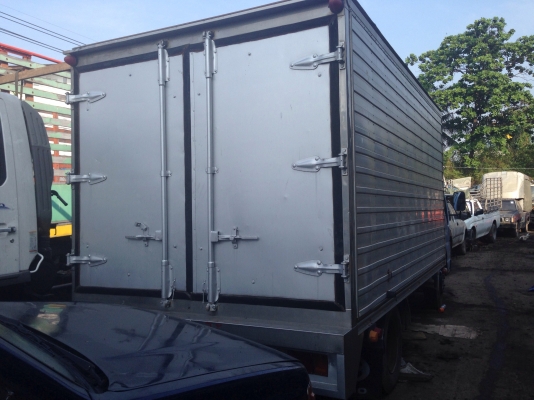 ขาย อีซูซุ รุ่น NPR และ NQR ตู้ยาว 4.30 เมตร และ 5.50 เมตร