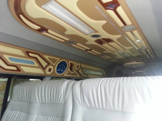 ขายรถตู้TOYOTA COMMUTER D4D แต่งชุดVIP ติดแก๊สNGV เครื่องVVT-i เครื่องดี ภายในสวยมาก สภาพเหมือนใหม่พร้อมใช้งาน เอกสารพร้อมโอน สนใจโทร090-8588220คุณนะ ID:narong498 หรือwww.truck.in.th/498