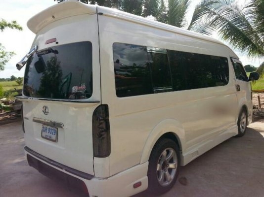 ขายรถตู้TOYOTA COMMUTER D4D แต่งชุดVIP ติดแก๊สNGV เครื่องVVT-i เครื่องดี ภายในสวยมาก สภาพเหมือนใหม่พร้อมใช้งาน เอกสารพร้อมโอน สนใจโทร090-8588220คุณนะ ID:narong498 หรือwww.truck.in.th/498