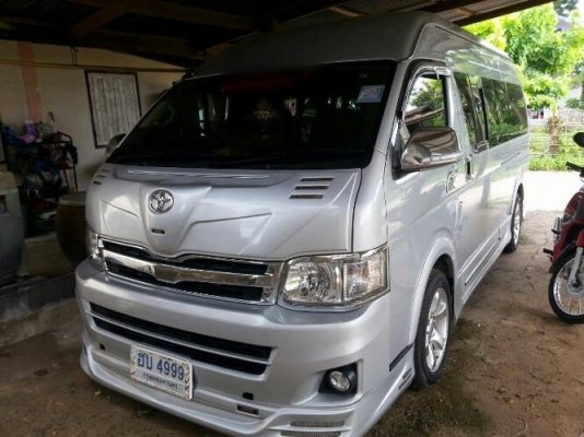 ขายรถตู้TOYOTA COMMUTER D4D ปี2012 แต่งชุดVIPชุดใหญ่เต็มชุด เครื่องVVT-i เครื่องดี ภายในสวยมาก สภาพเหมือนใหม่พร้อมใช้งาน เอกสารพร้อมโอน สนใจโทร090-8588220คุณนะ ID:narong498 หรือwww.truck.in.th/498