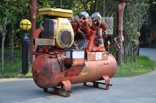 ขายปั้มลม FUJI 4สูบ เครื่องROBINสตาร์ทไฟฟ้า สวยเดิมจากญี่ปุ่น 32,000เท่านั้น!!