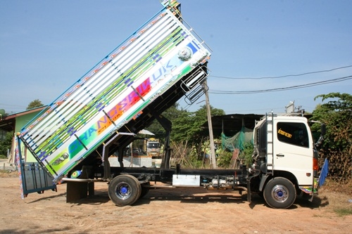ขายรถดั้ม 6 ล้อ Hino สภาพใหม่ครับ