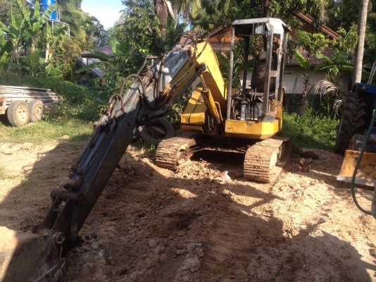 ขายรถแบคโฮ โครมัสสุ  PC 50 UU